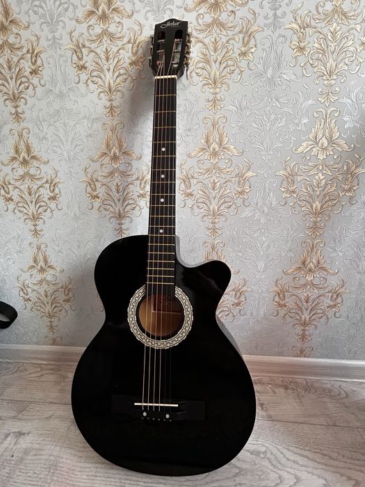 Гитара в хорошом качестве 10.000 тг