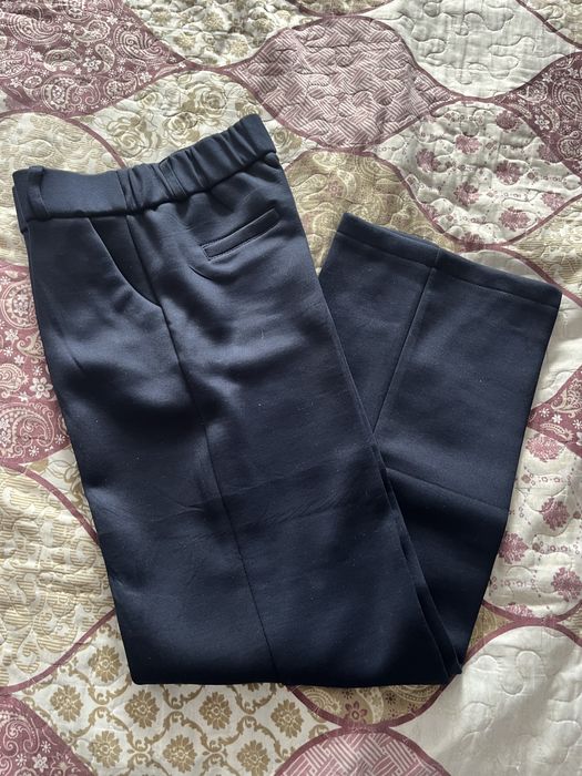 Продам школьные синие брюки на девочку