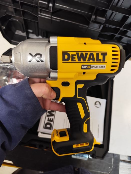 Топ модел акумулаторен Гайковерт Девалт DeWALT 18V