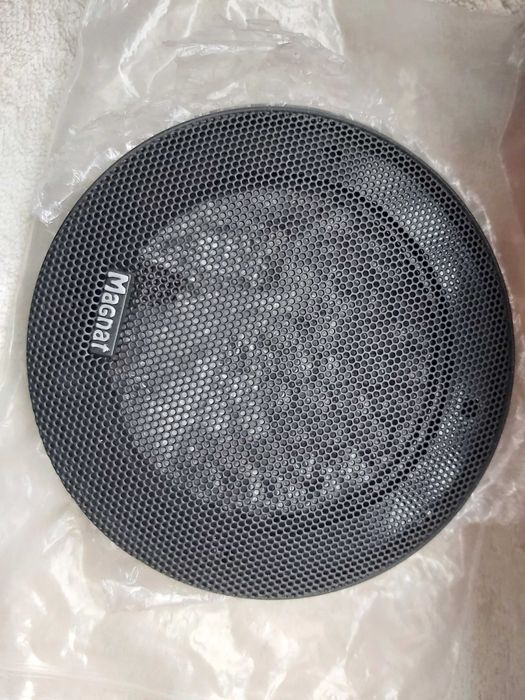 Plase protectie (grile originale difuzoare Magnat)