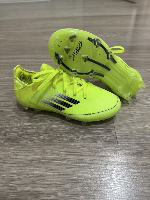 Футбольные бутсы