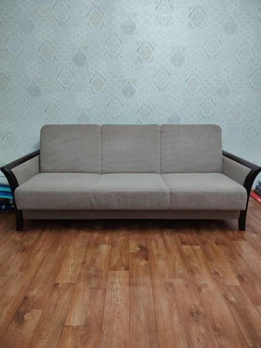 Продам диван Конон1