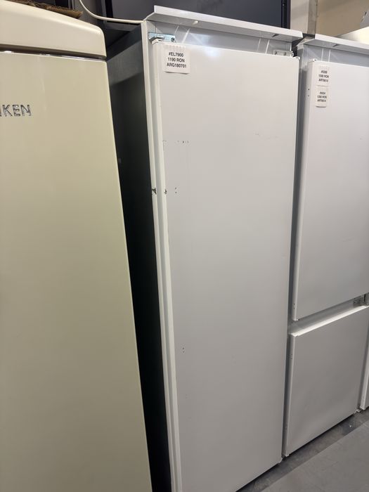 Frigider încorporabil No-Frost Whirlpool ARG 180701