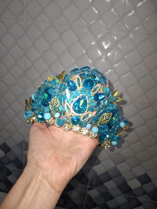 Продам очень красивую диадему