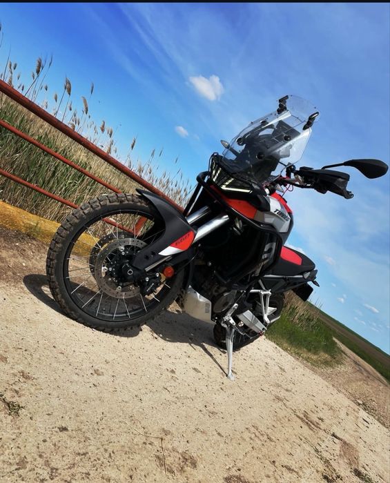 Motocicleta Adventure Aprilia Tuareg 660