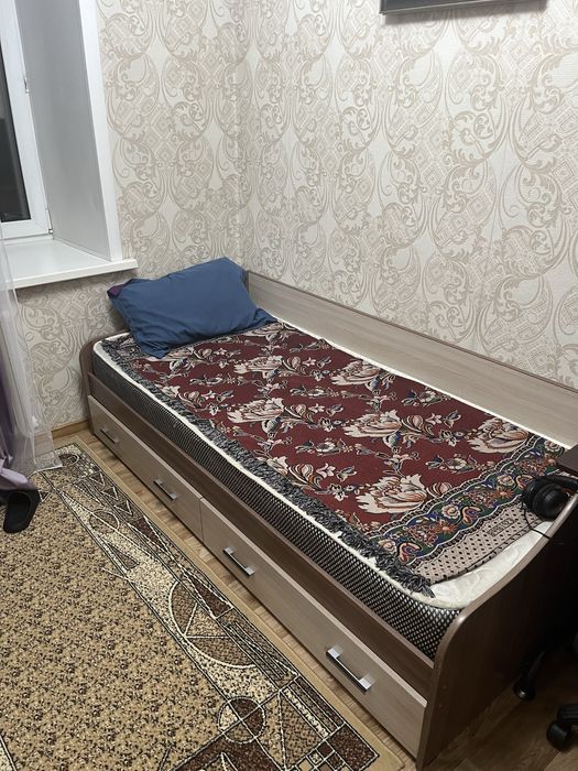 Продам односпальную кровать