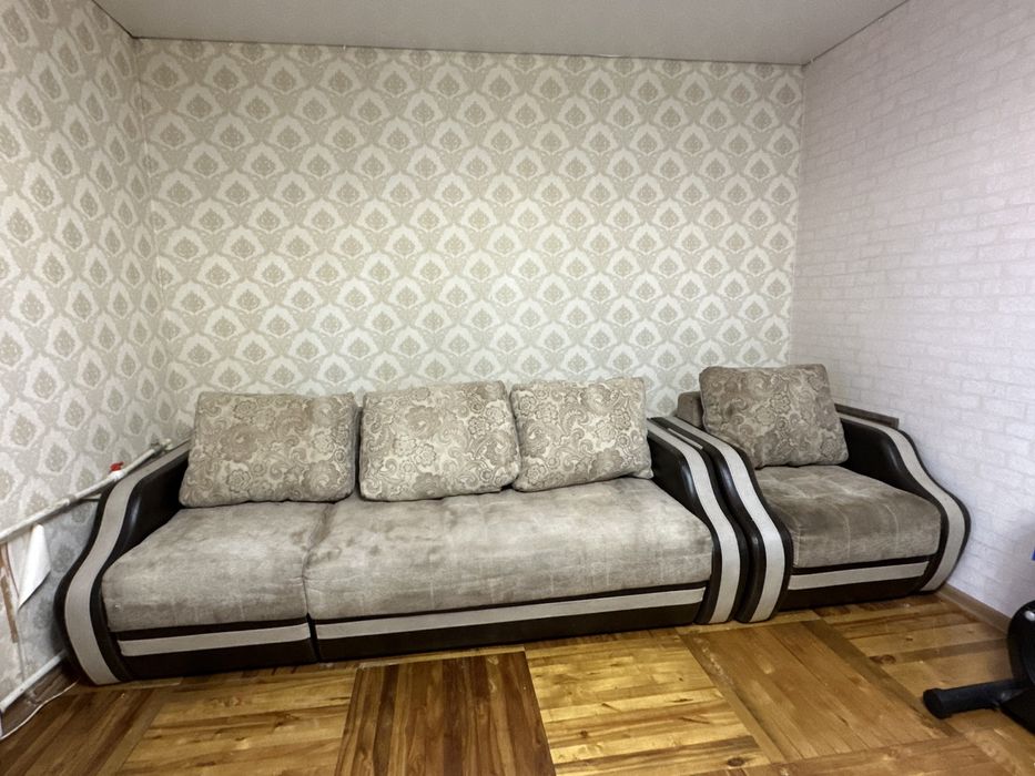 Продам диван с кресом