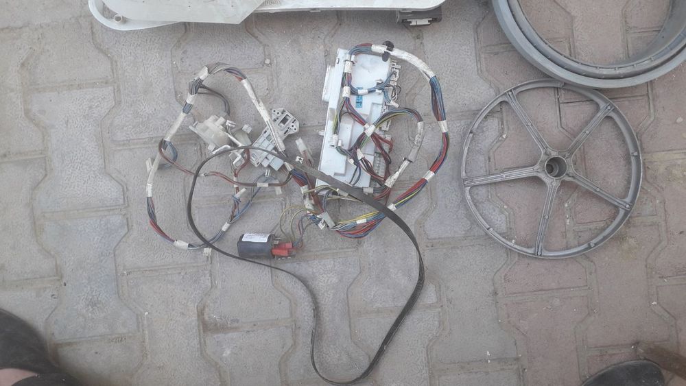 Продается стиральная машинка и запчасти