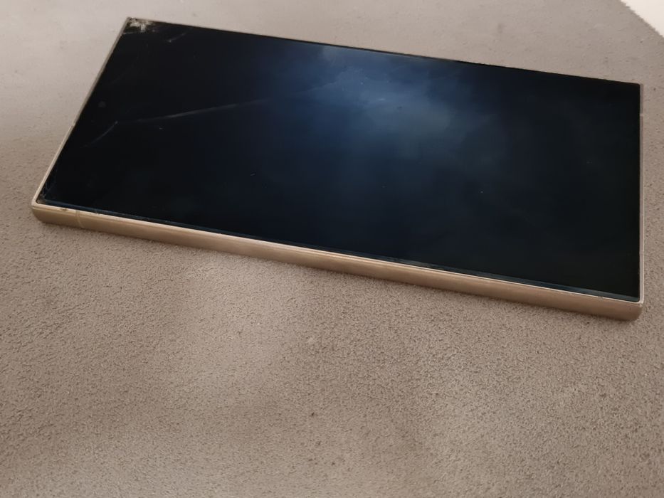Display Samsung S24 Ultra touch ok sticla sparta