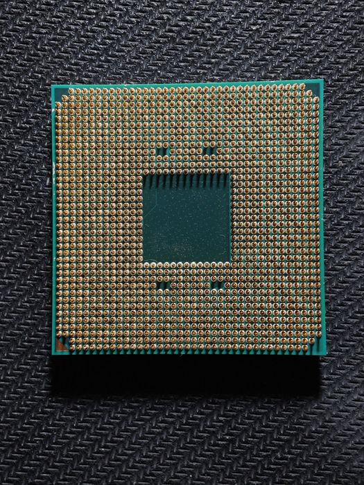 Vând procesor Ryzen 3 / intel