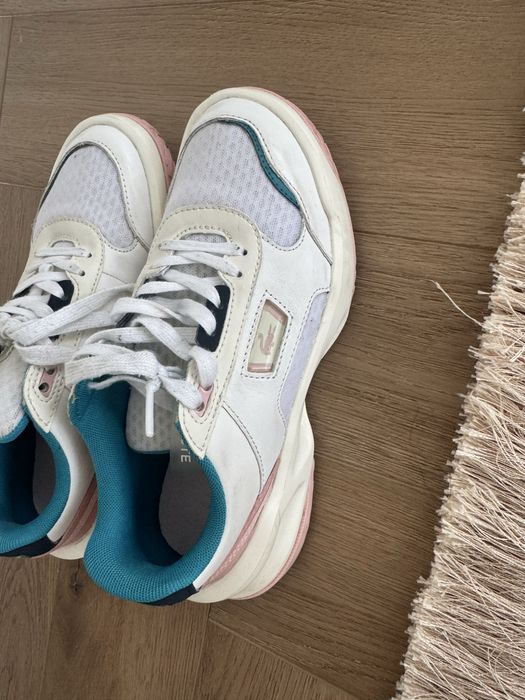 Продам кроссовки