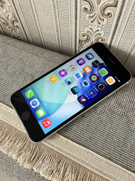 Продается Iphone Se 2020