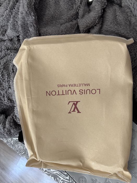 Borseta Lousi Vuitton