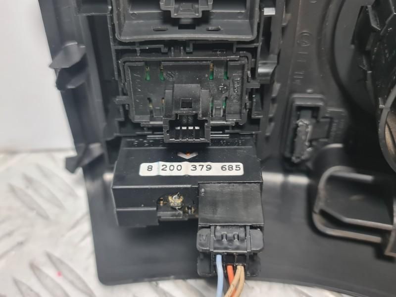 Bloc lumini cu grila aer bord Opel Movano