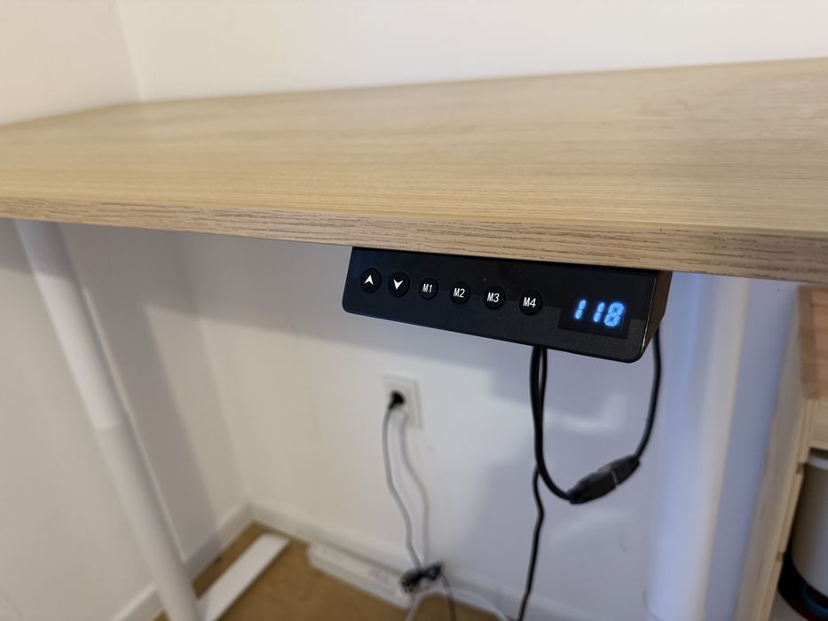 Birou reglabil electric pe inaltime
