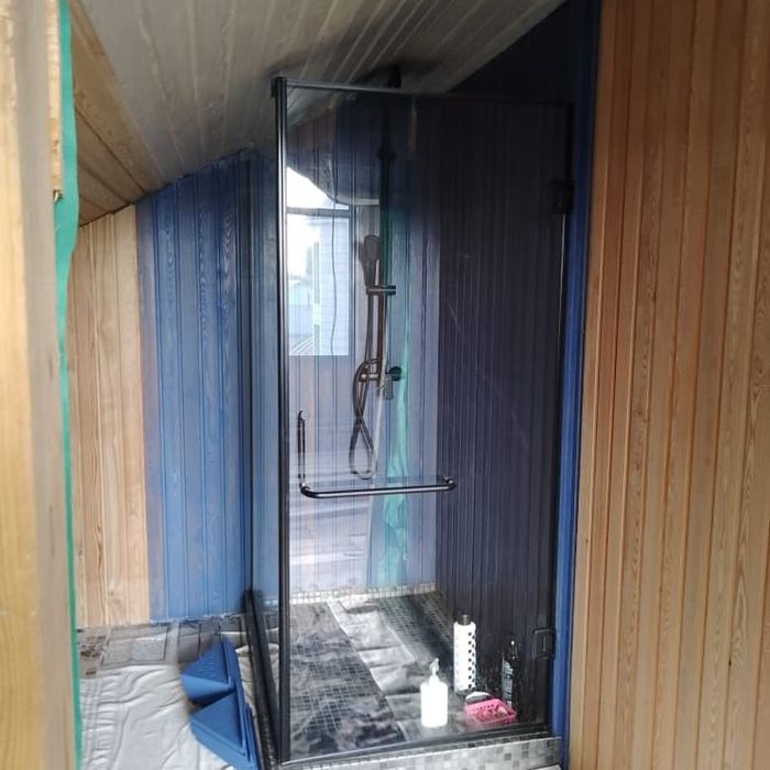 Стеклянные душевые кабинки перегородки