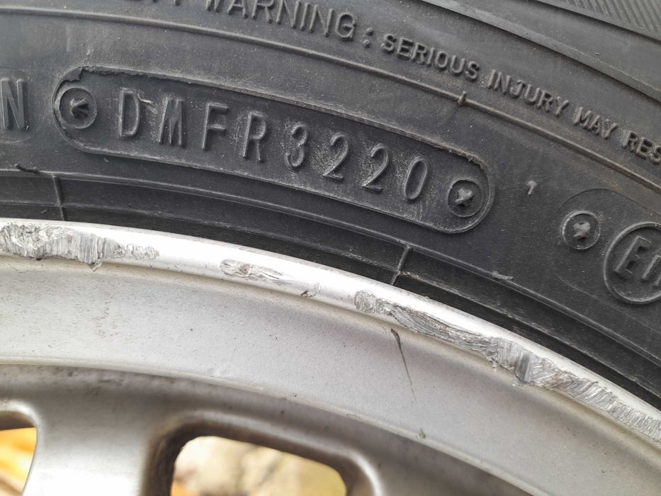 Продава оригинални алуминиеви джанти с гуми,BMW,15 цола