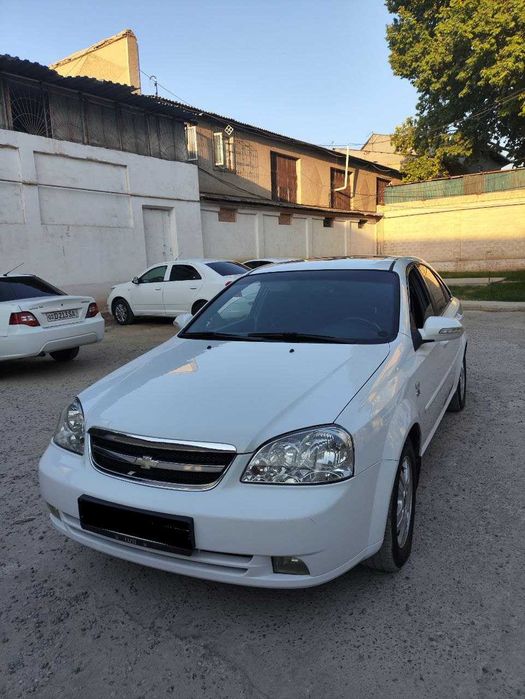 Lasetti 2009 sotiladi