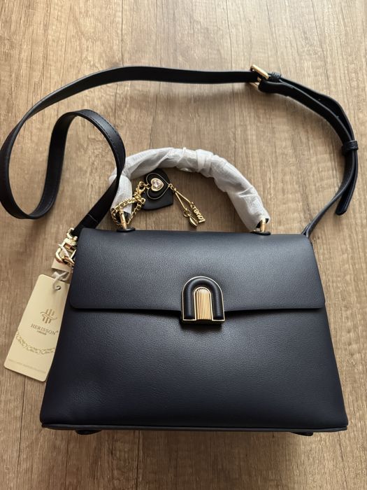 Тъмно синя малка чанта