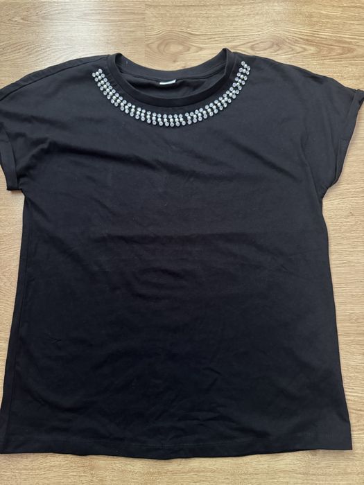 Дамска тениска с елементи