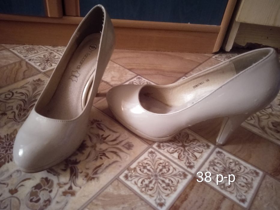 Женская обувь   .