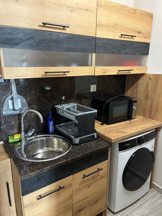 Дава се под наем Едностаен апартамент в Варна, Спортна зала - 27 кв.м за 348.84 € - Снимка #2