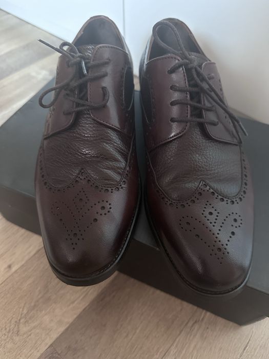 Pantofi eleganți bărbați