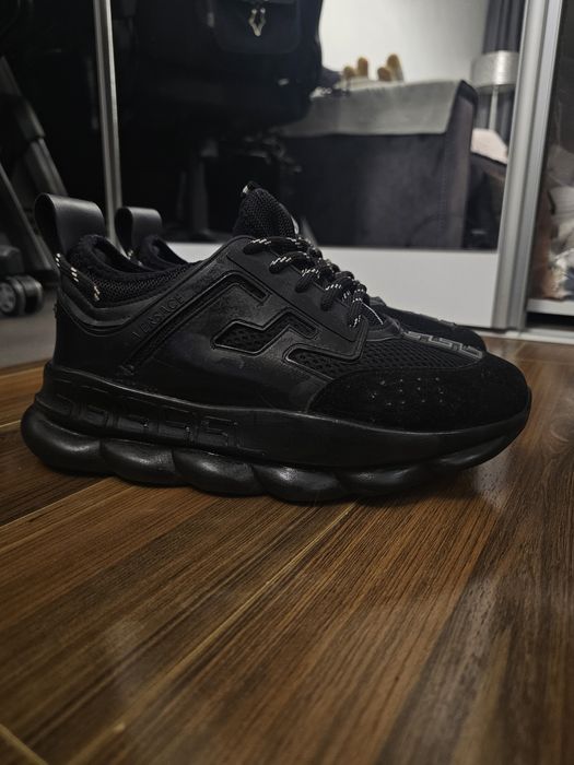 Versace chain reaction