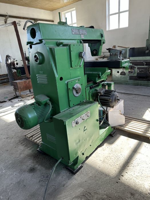 Фрезерный станок сотилади