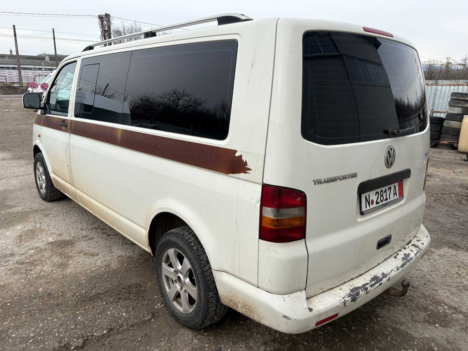 Dezmembrez PIESE Volkswagen Transporter T5 CARAVELLE 8+1 locuri 2.5 TDI 131 cp AXD BNZ 2008