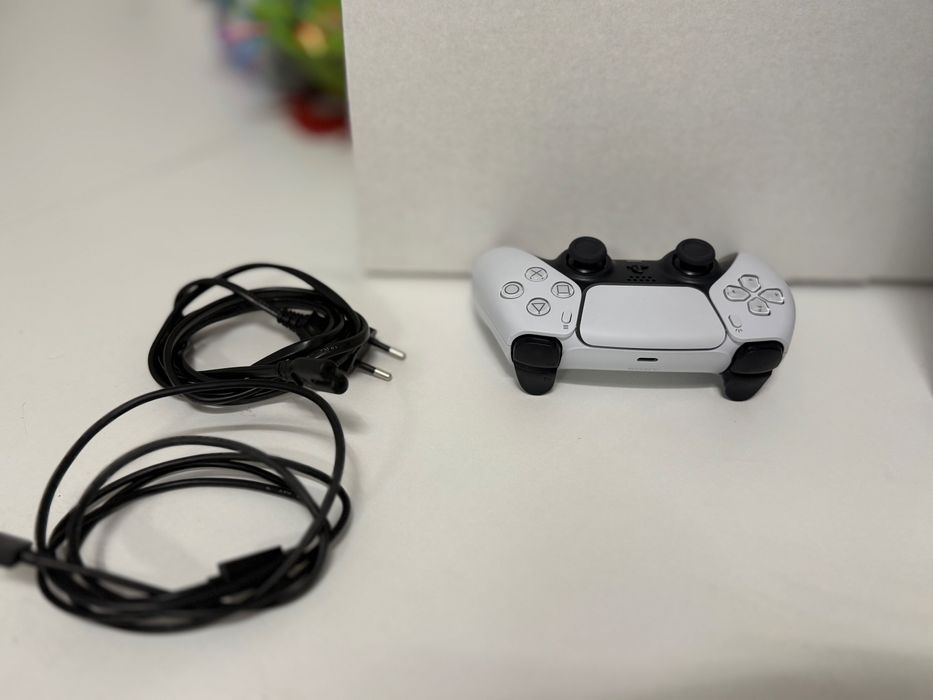 PlayStation 5 1TB в отлично състояние !
