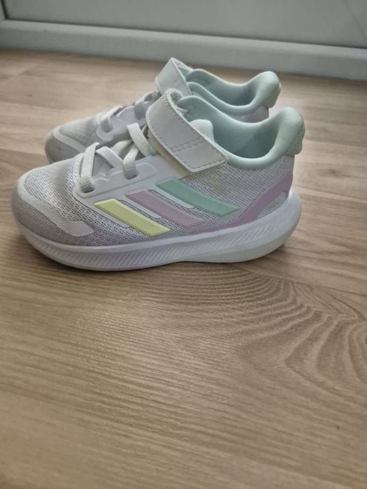 Маратонки adidas
