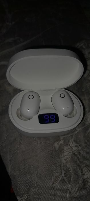 Căști Wireless cu Display Led - Sunet Puternic & Desing Modern