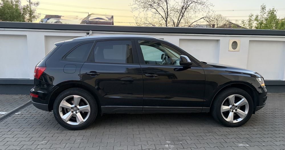 Vand Audi Q5  Quattro, An 2010 , 217000 km , Negru
