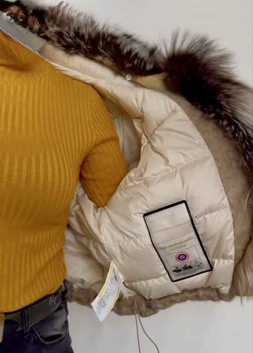 Bomber superb,lana 100%,dublat de geaca cu puf de gasca,guler raton