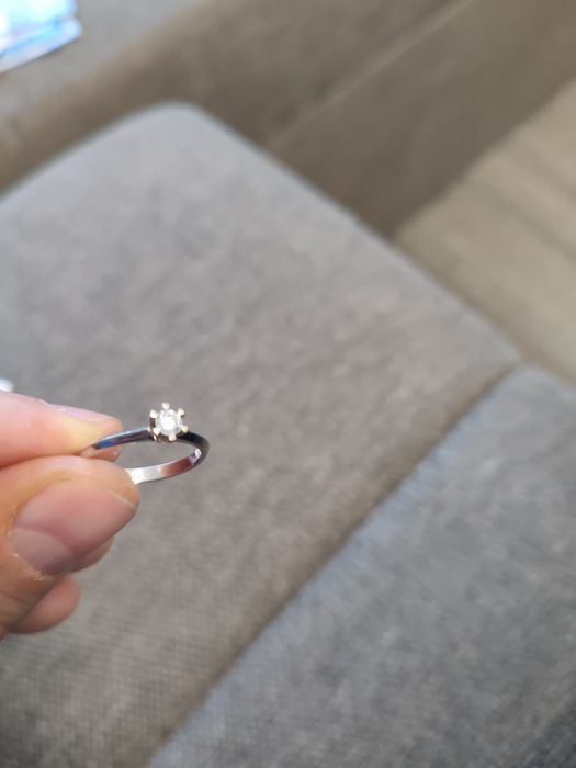 Диамантен пръстен, годежен