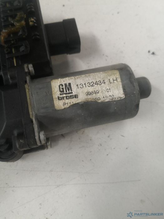 Motoras Macara Geam Stanga Fata Opel Zafira B (A05) [ 2005 - 2015 ] Oe