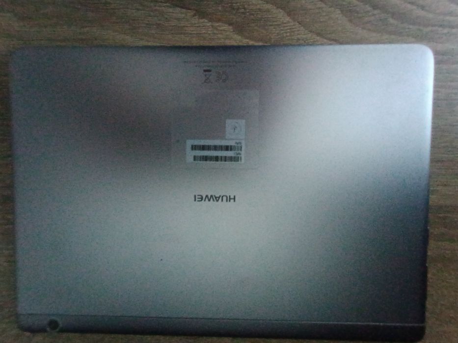 Продавам таблет huawei за части