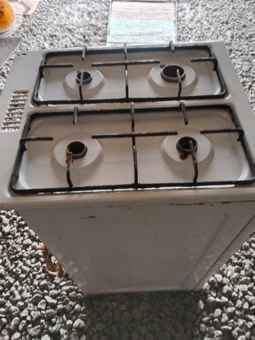 Газ плита работает