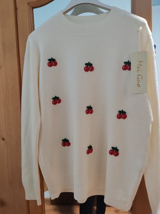 Бяла блуза от фино плетиво