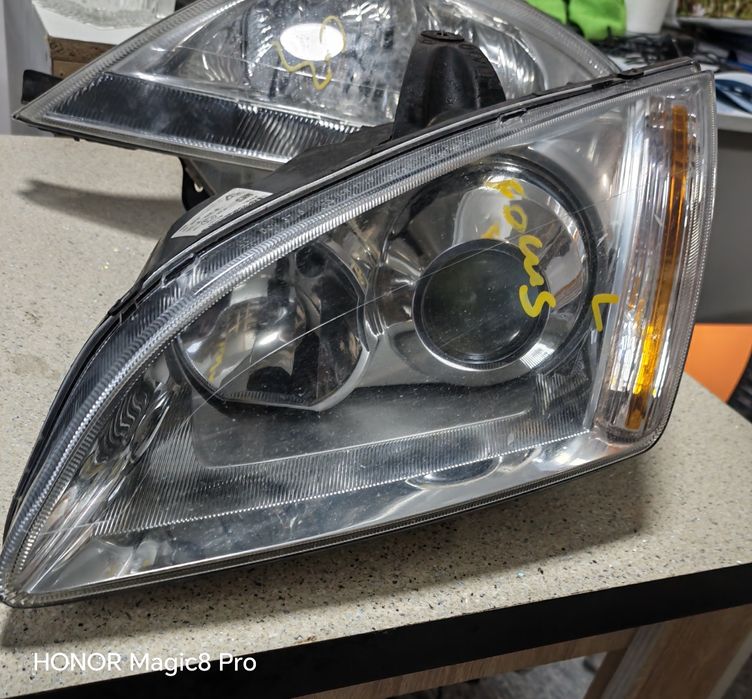 Far dreapta stanga Ford Focus 2 Xenon european