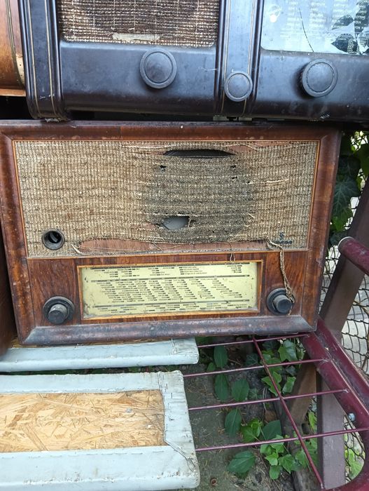 Radiouri vechi de vânzare