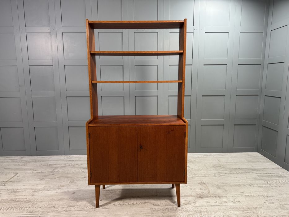 Винтидж библиотека - секция от 60-те Р264