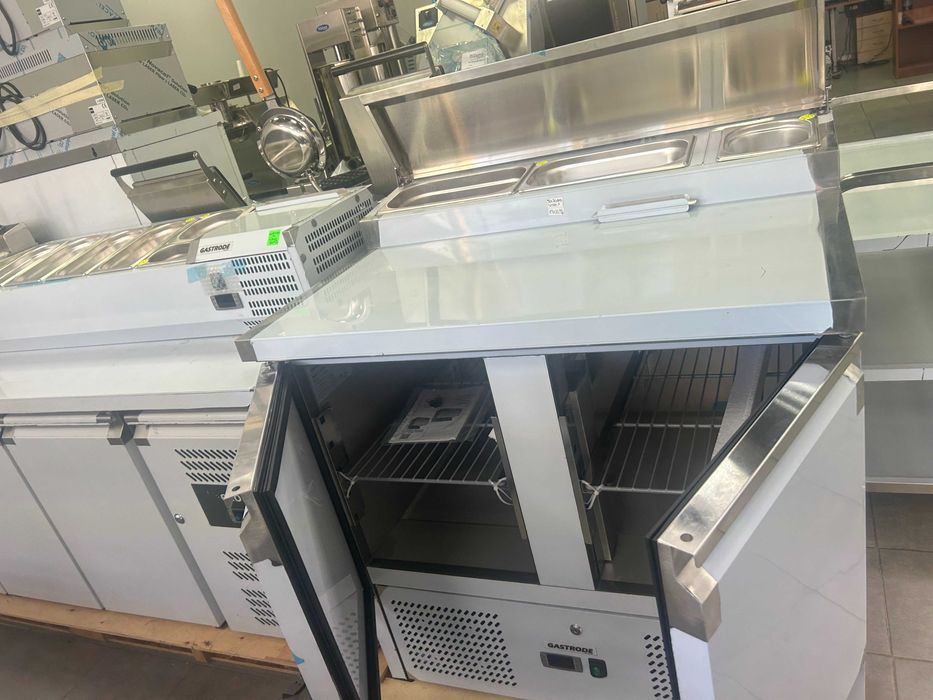 Хладилна маса с място за салати
 900X700X1040mm, 240L, +2~+8°C