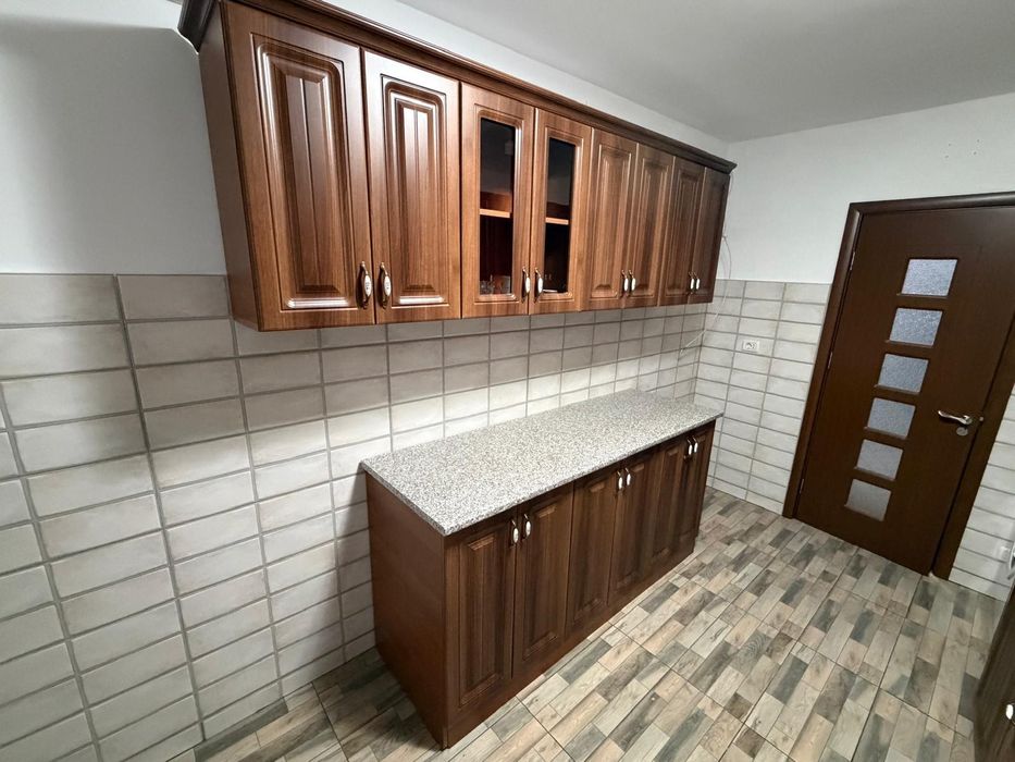 Mobila bucătărie în stare foarte buna