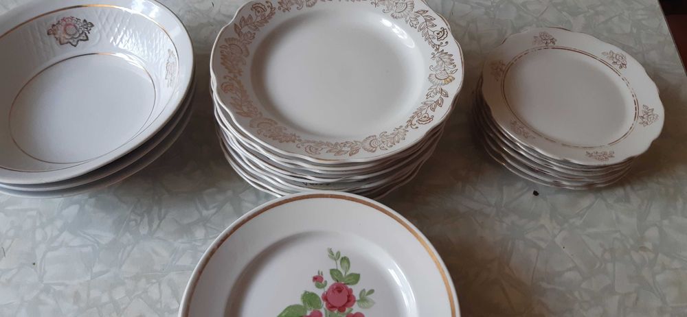 Тарелки столовые. Десертные