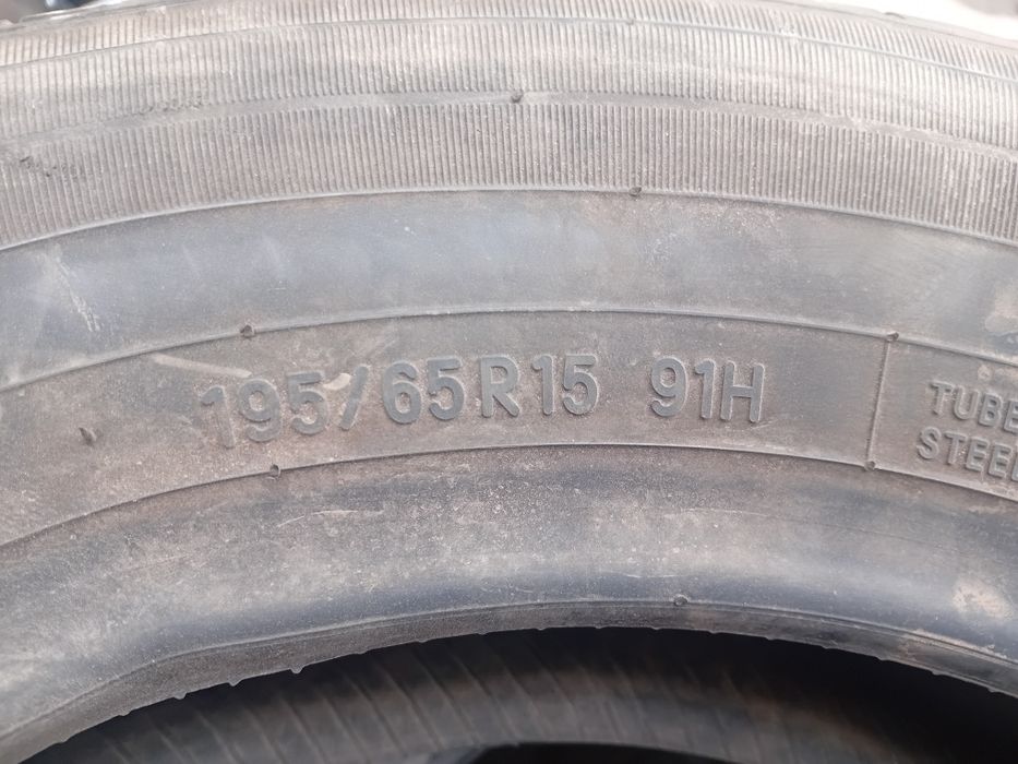 Продам комплект резины 195/65/15