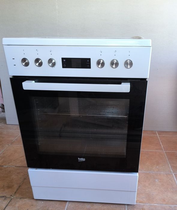 Свободностояща печка Beko