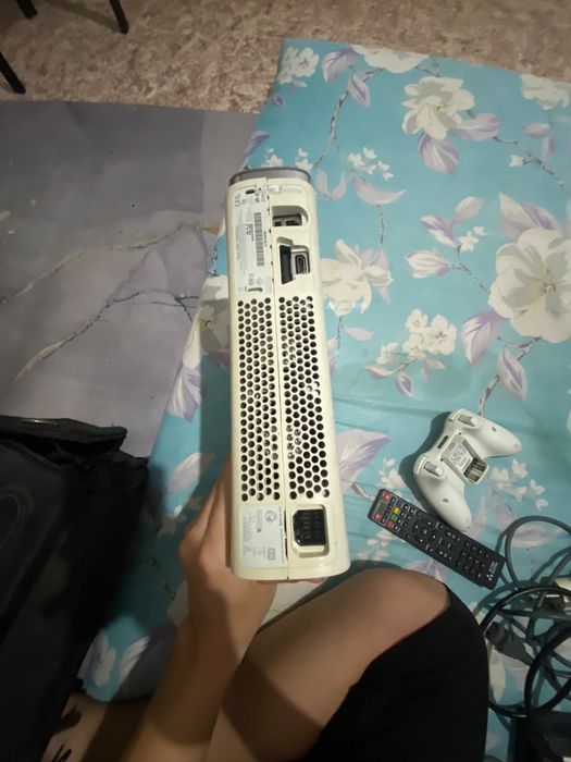 Продам xbox 360.