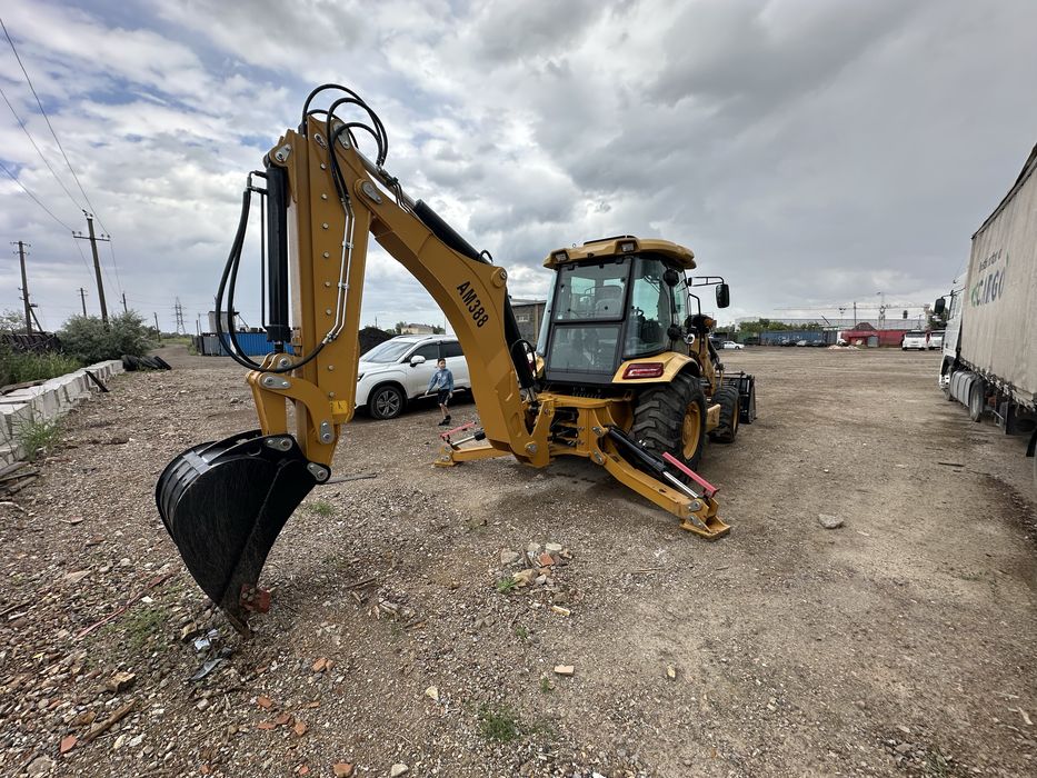 Сдам в аренду экскаватор-погрузчик (петушок)